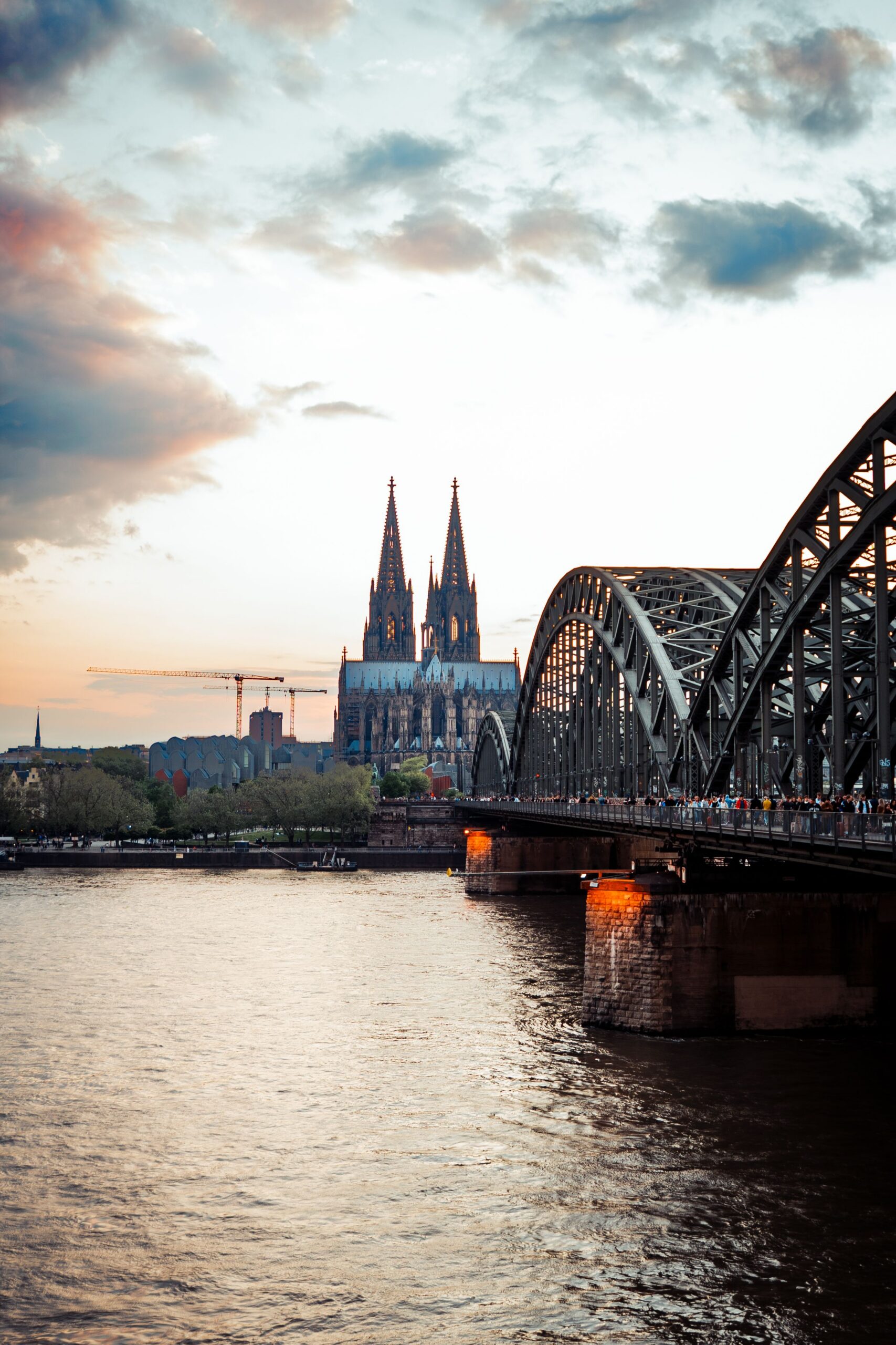Kölner Dom und Brücke über den Rhein